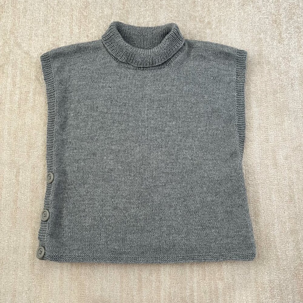 Handmade Gray Chunky Knit Turtleneck Sleeveless Sweater
